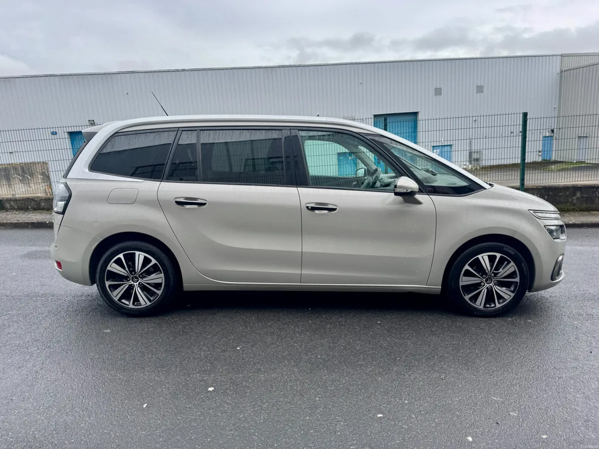 Citroen C4 2017 Picasso Flair model top spec - Image 3