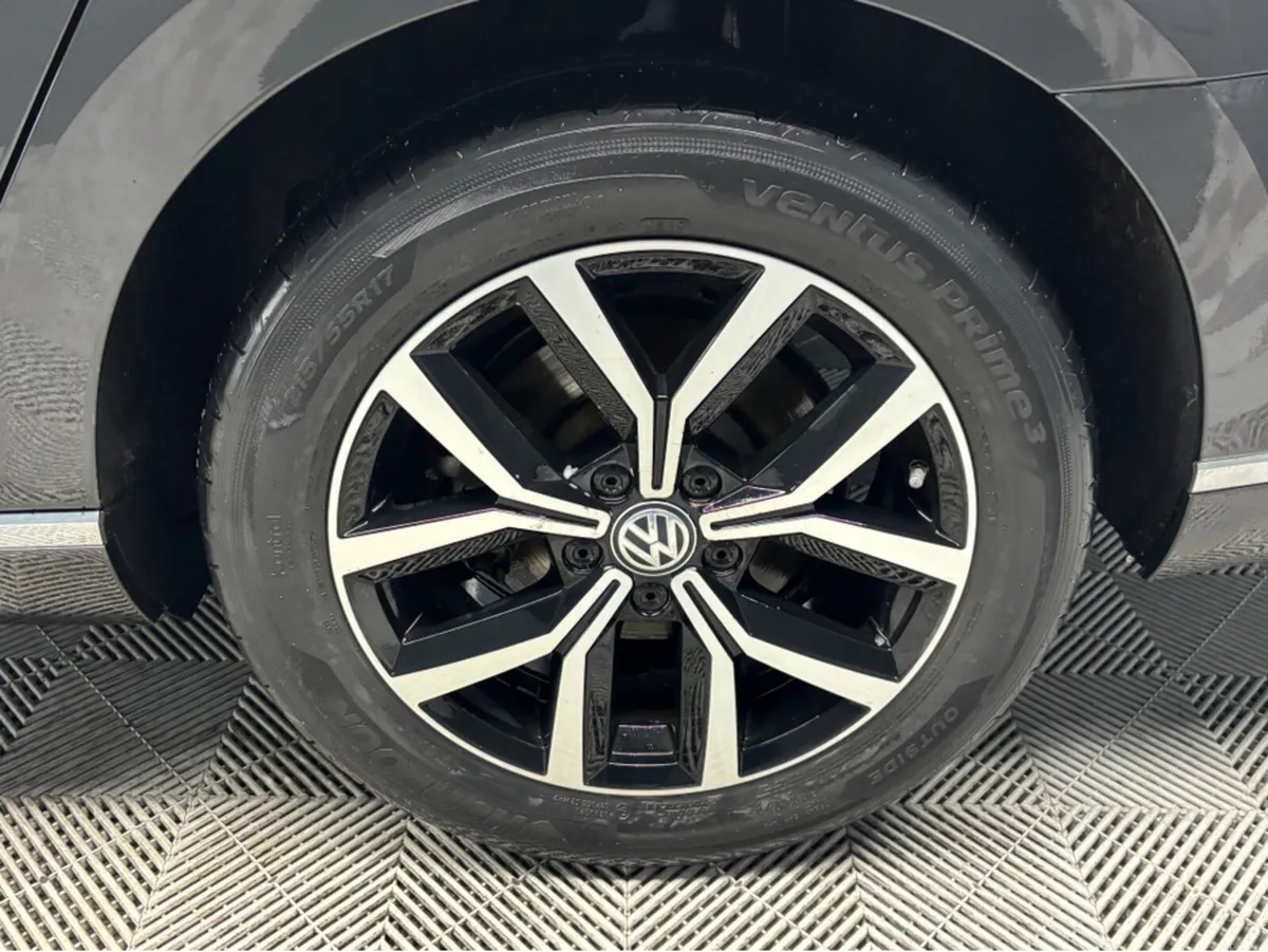 Volkswagen Passat ELEGANCE 1.6 TDI D7F 120 4DR AUT - Image 3