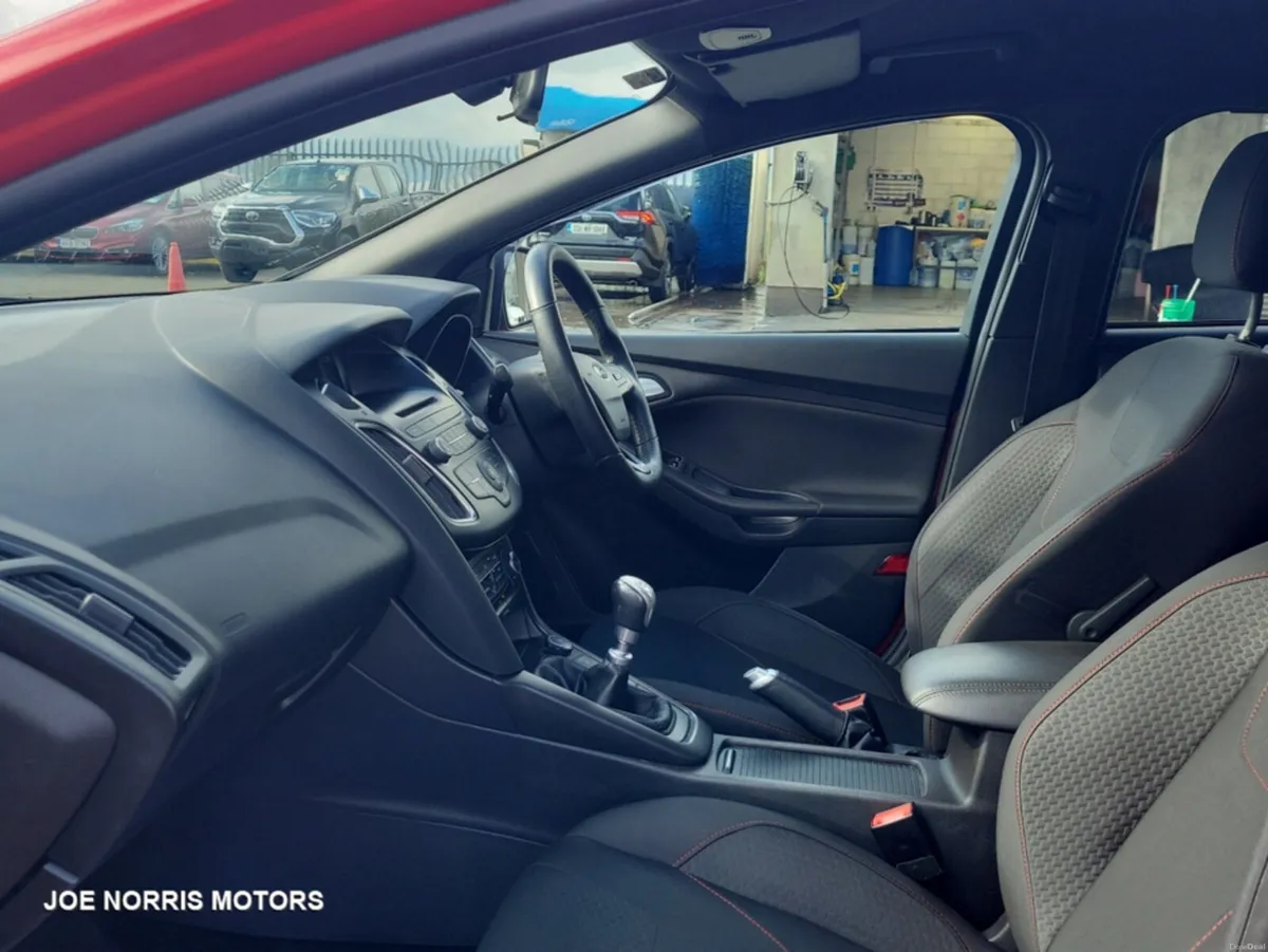 Ford Focus ST-LINE 1.5 TD 120PS 6SPEED - Image 4