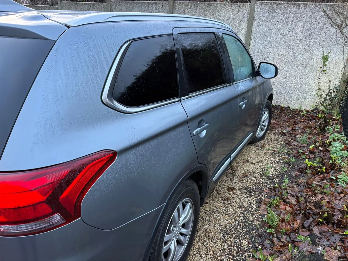 Mitsubishi Outlander Commercial - Image 2