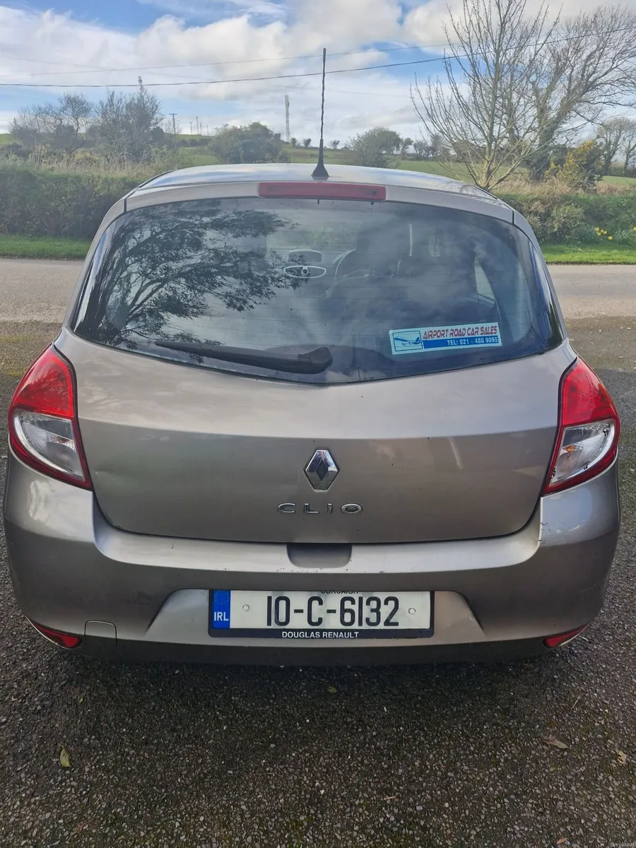 Renault Clio 2010 - Image 2