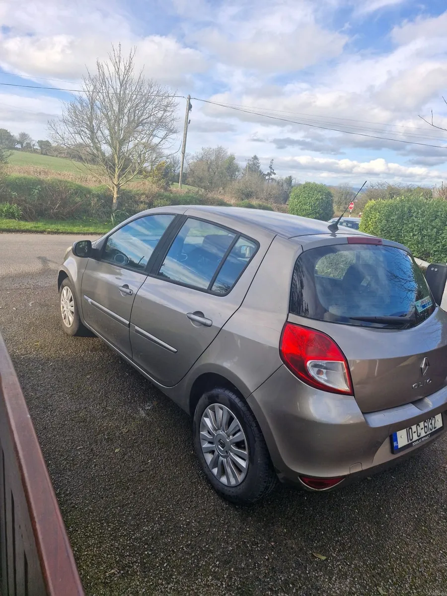 Renault Clio 2010 - Image 1