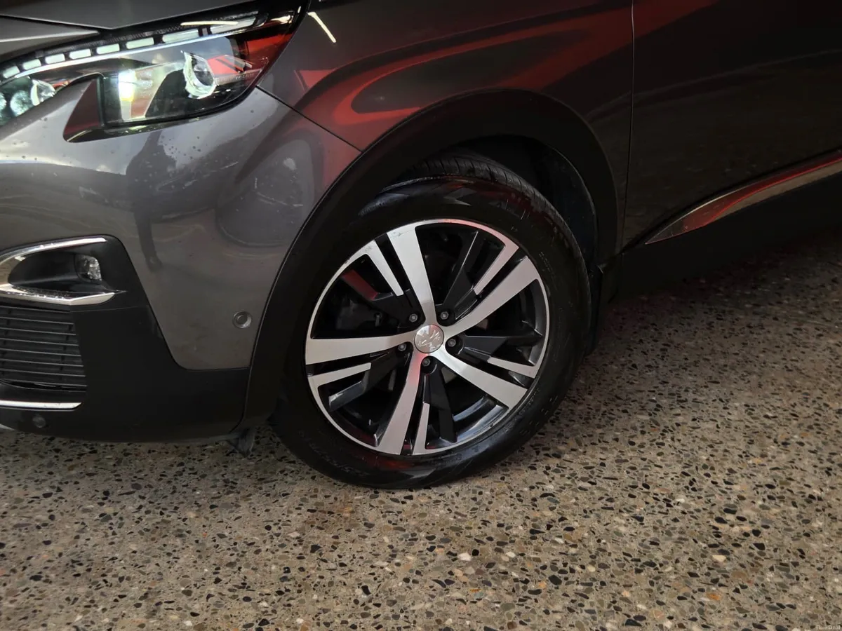 Peugeot 5008 2020 - Image 2