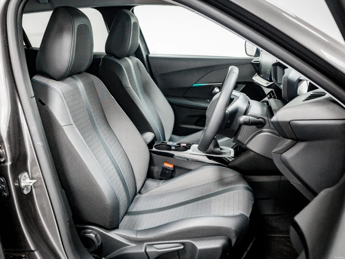 Peugeot 2008 Allure 1.2 Petrol 100HP - Image 3