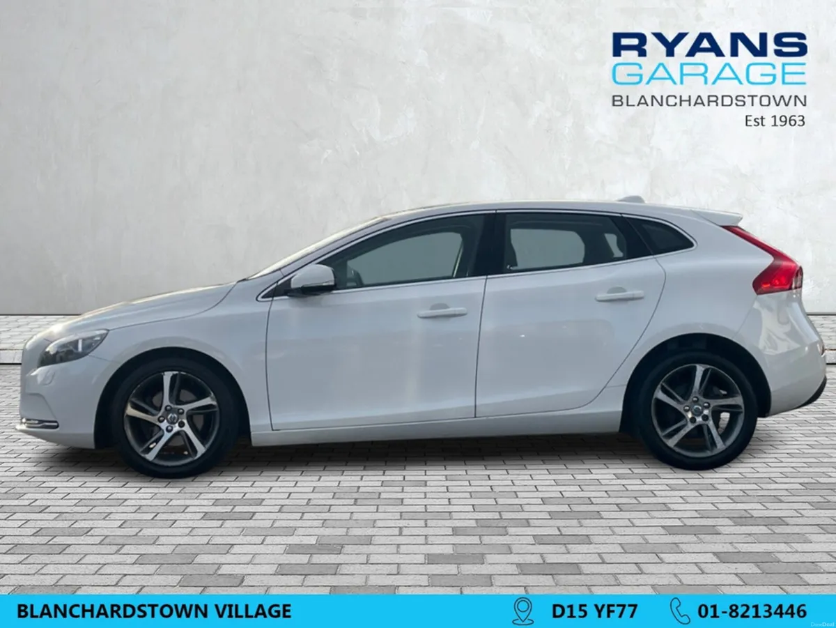 Volvo V40 D2 SE 5DR AUTO  **LEATHER & HEATED SEATS - Image 4