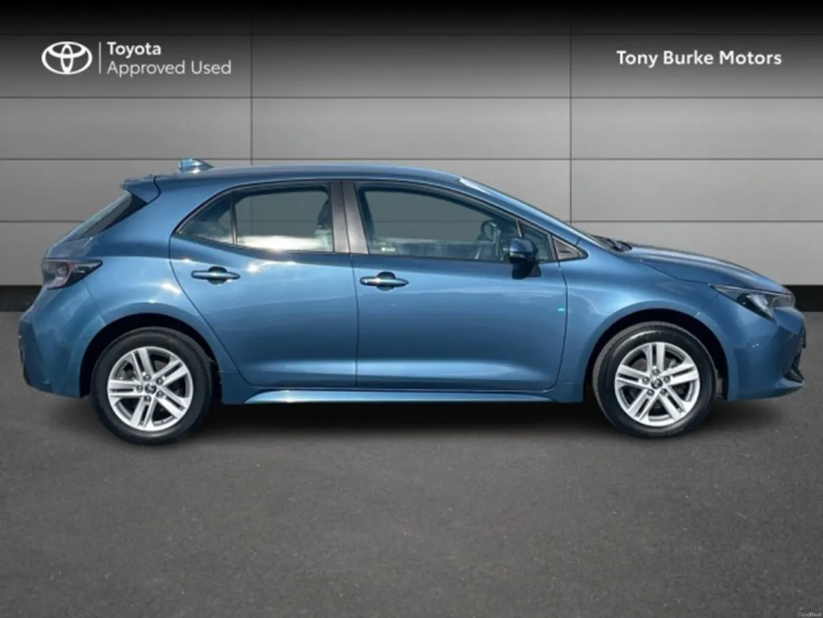 Toyota Corolla Hatchback 5dr Hybrid - Luna Edition - Image 3