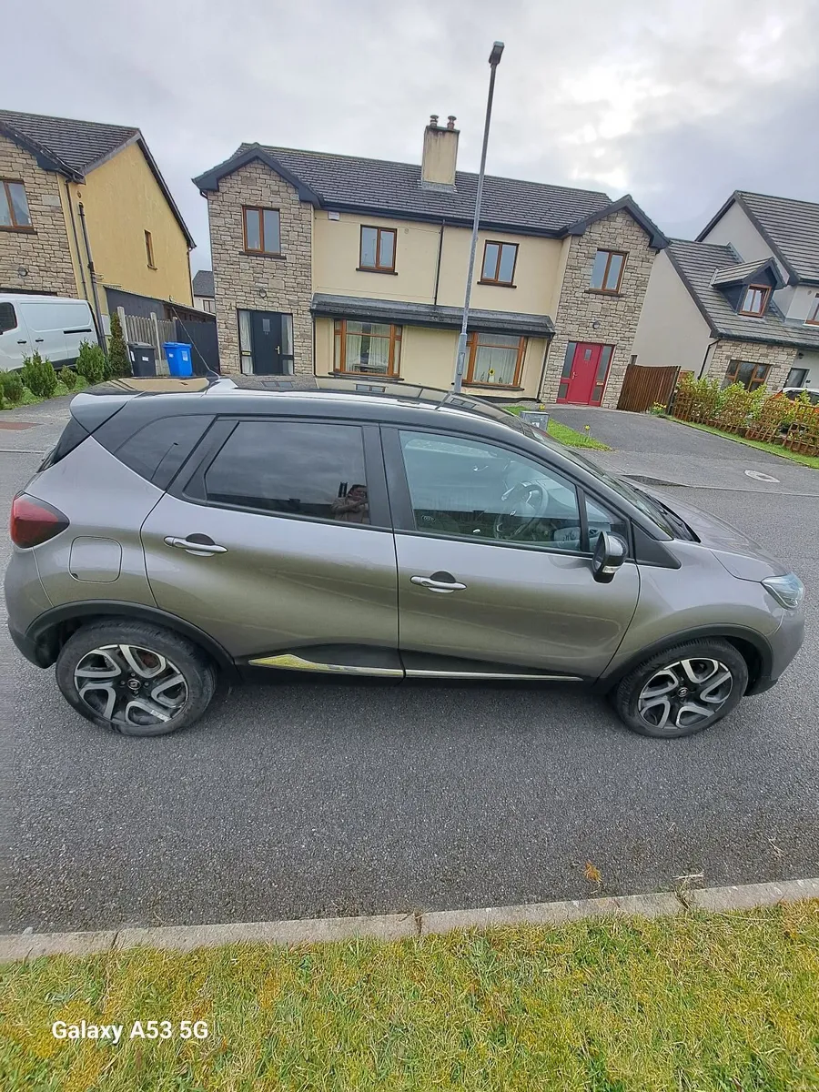 Renault Captur 2019 Iconic petrol manual finance - Image 3