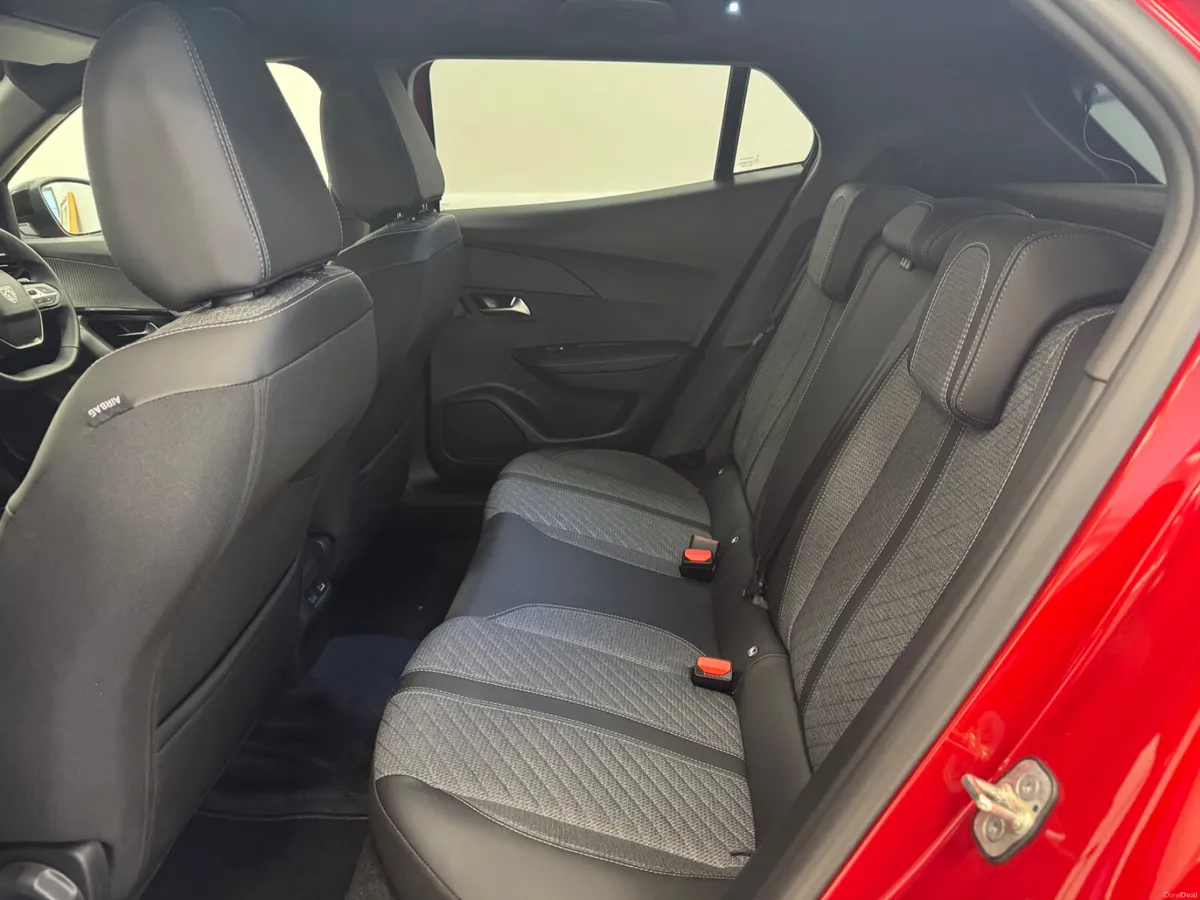 Peugeot e2008 2025 - Image 5