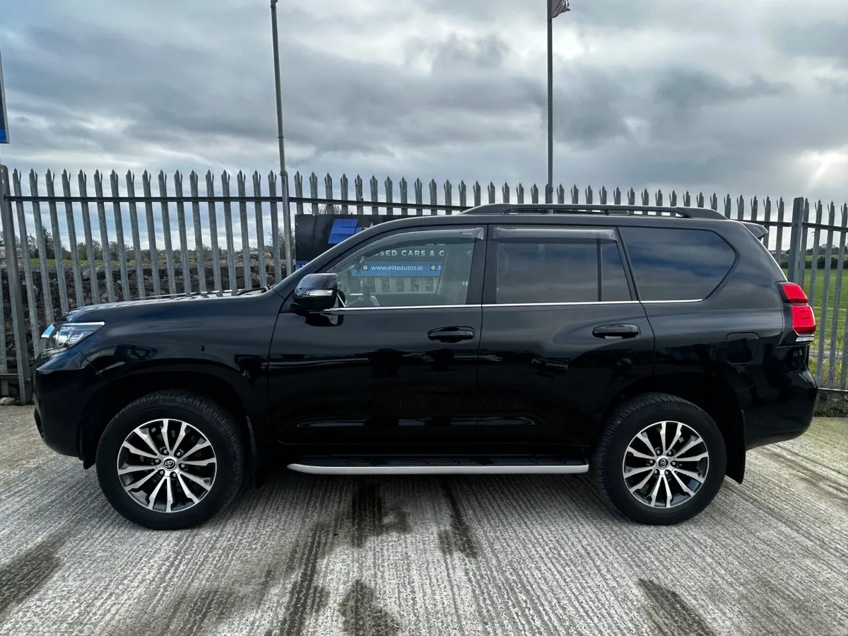 Toyota Land Cruiser Prado Kakadu Automatic  2024 - Image 2