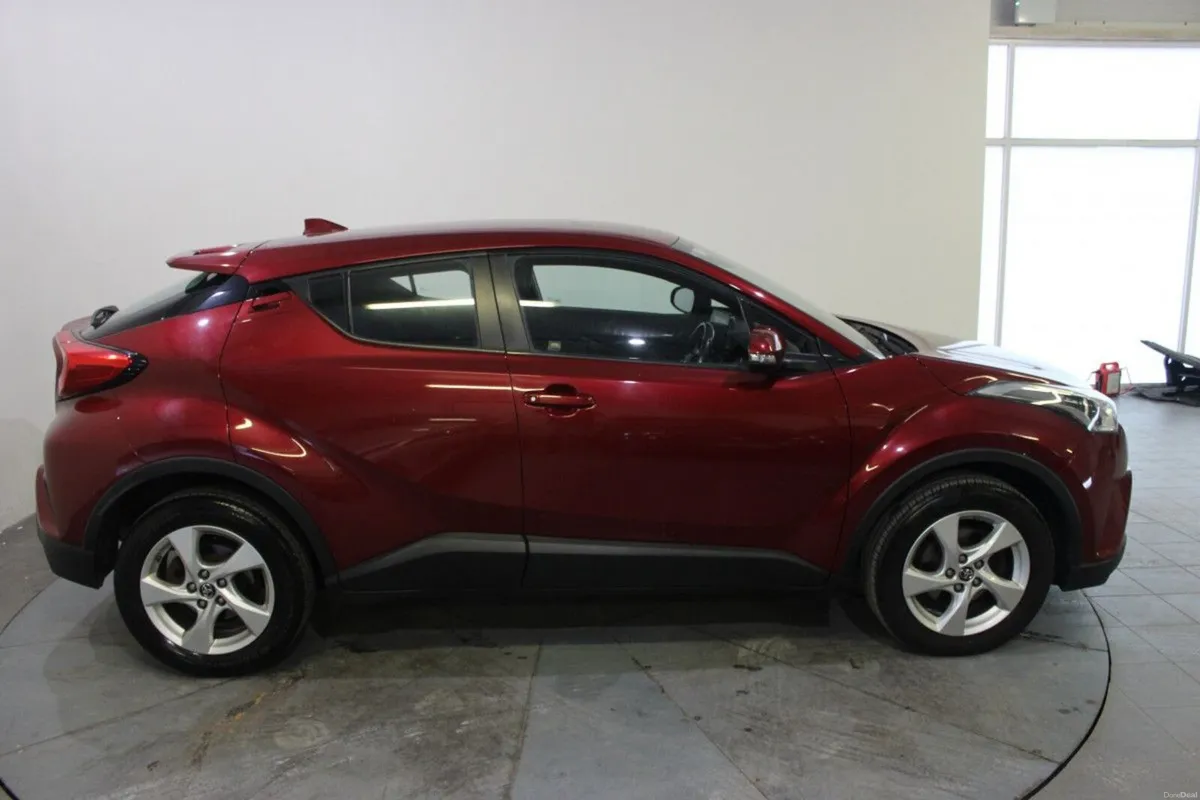 Toyota C-HR 1.2 TURBO PETROL LUNA - TENDER 15 - Image 2