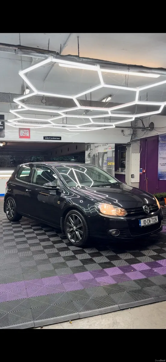 2010 Volkswagen Golf 2.0 TDI - AMAZING CONDITIONS - Image 2