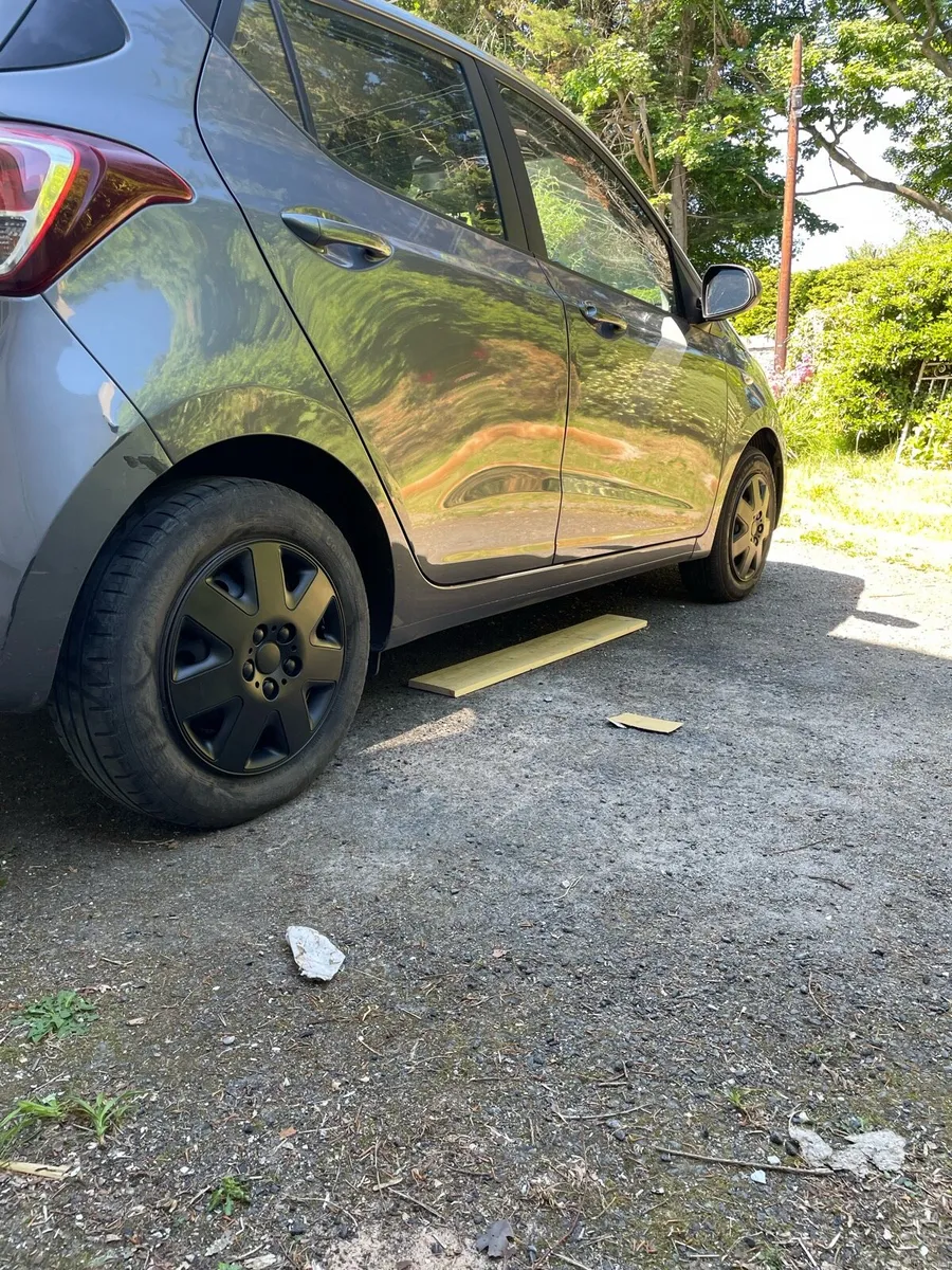 2017 Hyundai i10 SE - Image 4