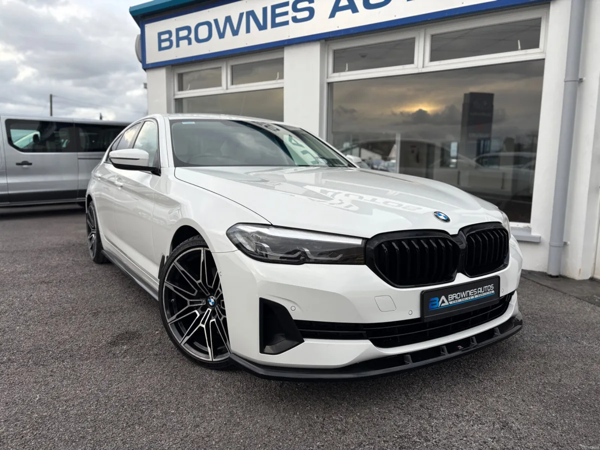 2022 BMW 520D G30 Automatic - Image 4