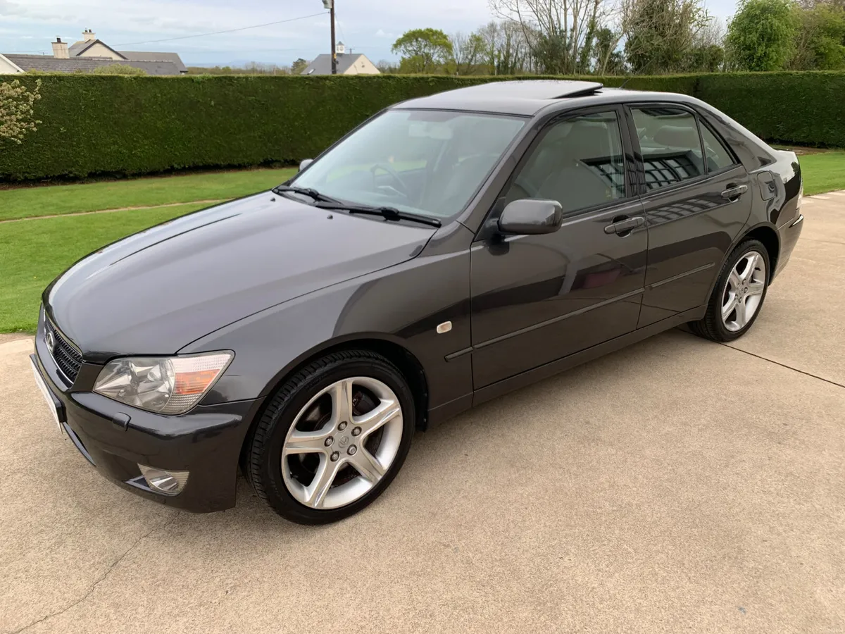 2004 LEXUS IS200 SE | PRIVACY GLASS | SUNROOF