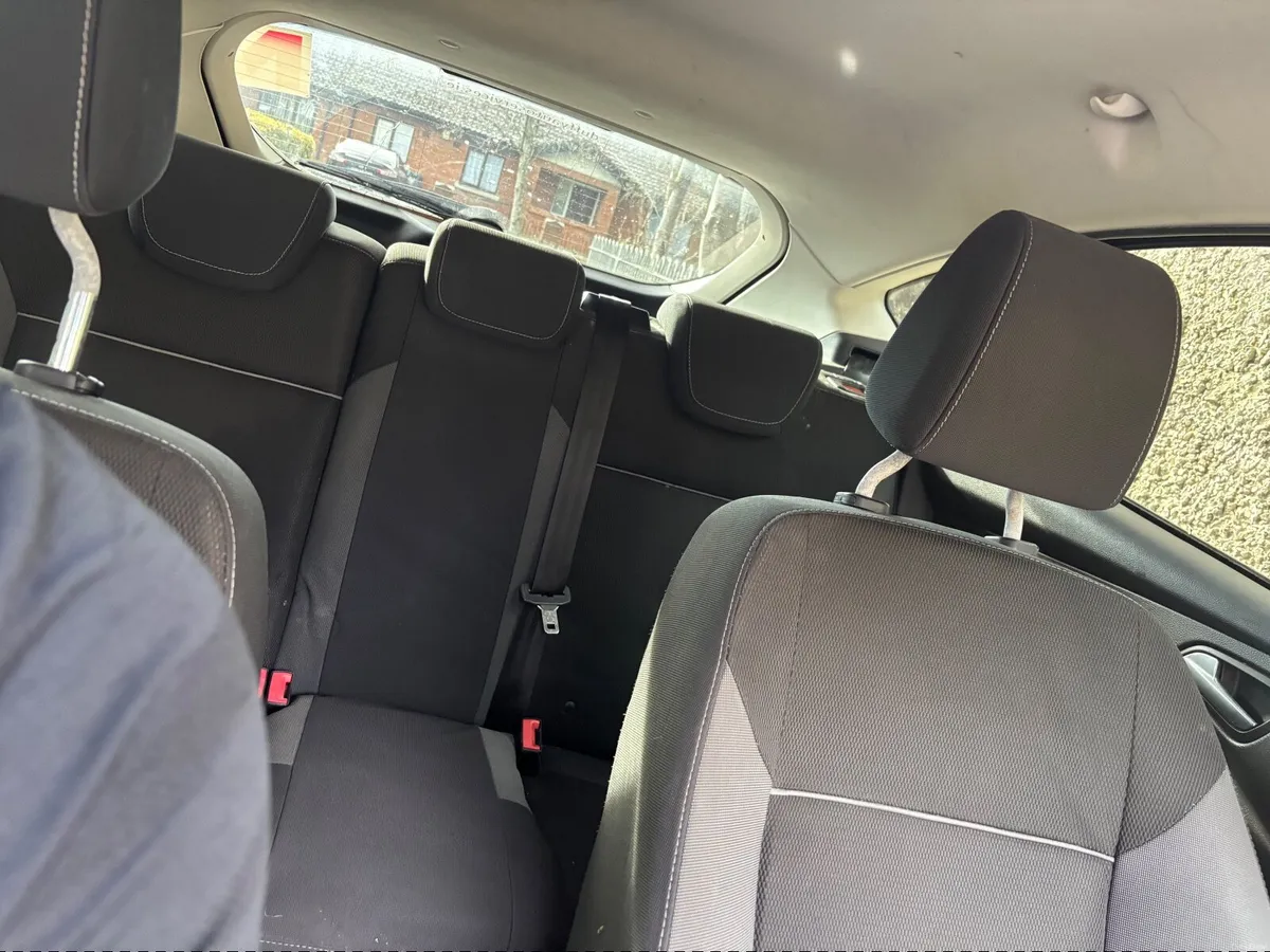 Ford Focus 2011 - Image 4