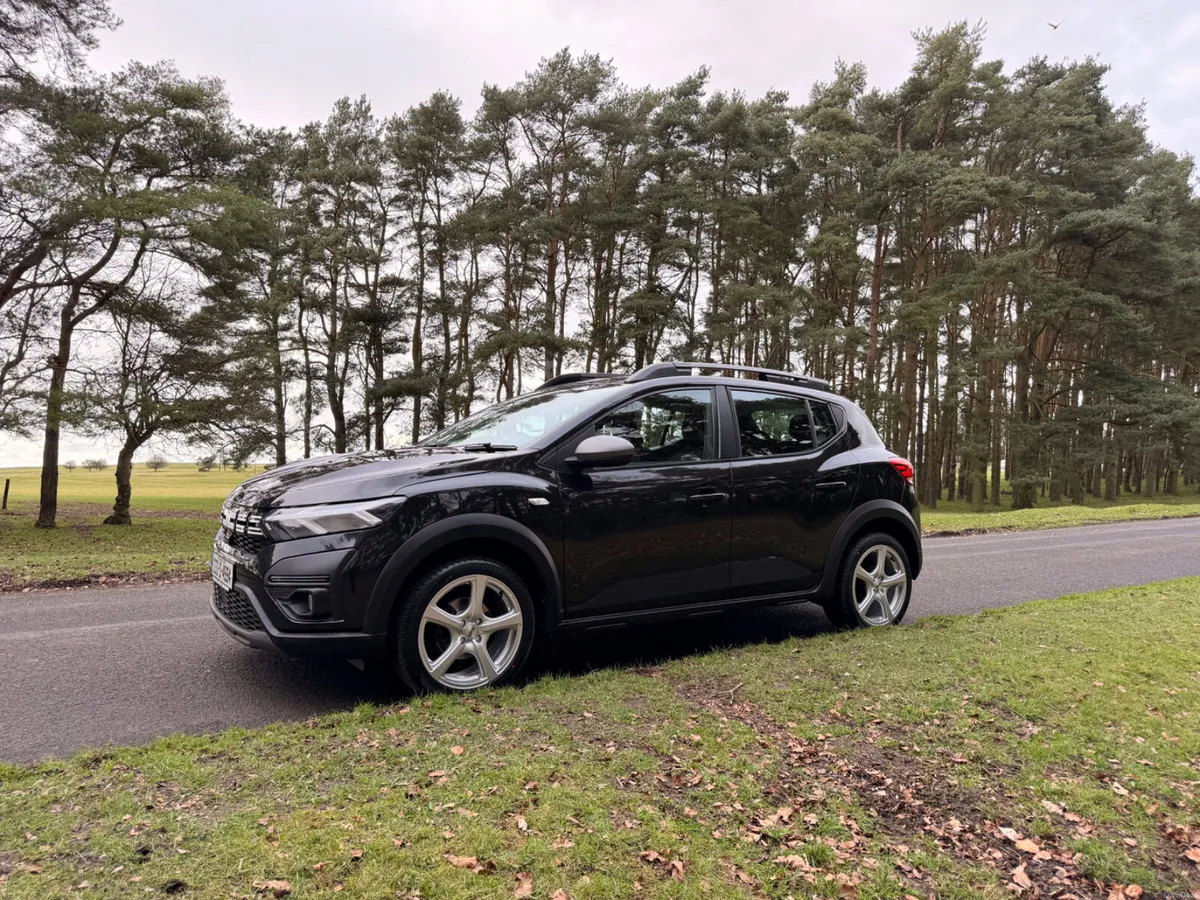 Dacia Sandero Stepway 2023 Automatic - Image 3