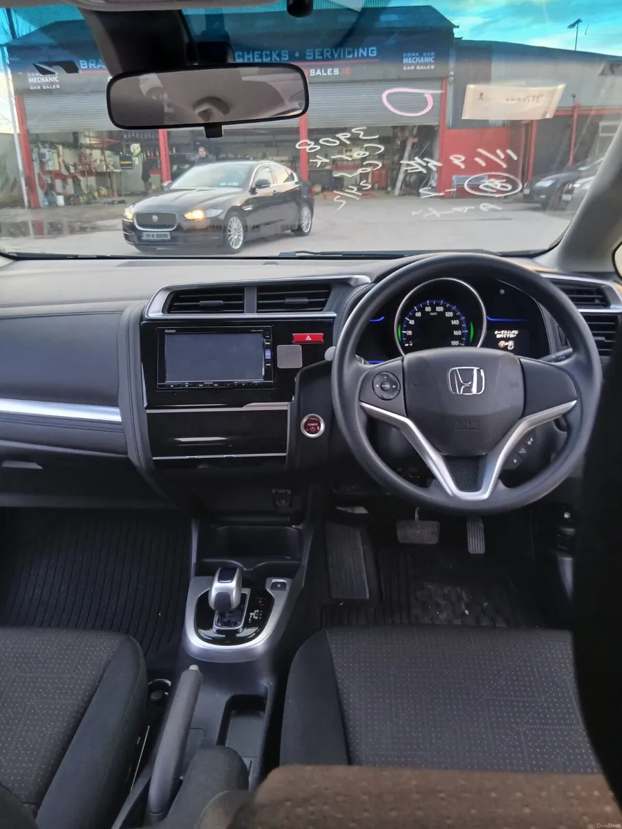 Honda Fit 2017 - Image 6