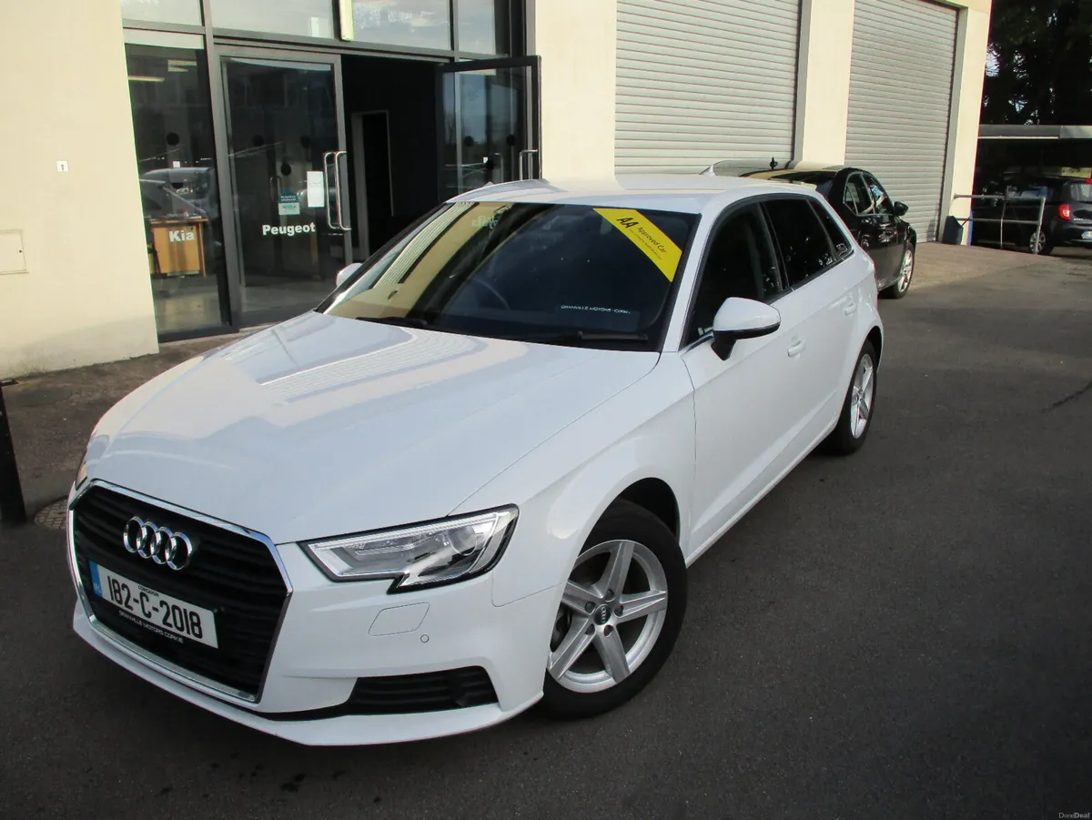 AUDI A3 1. TSI SE AUTO 5DR - Image 1