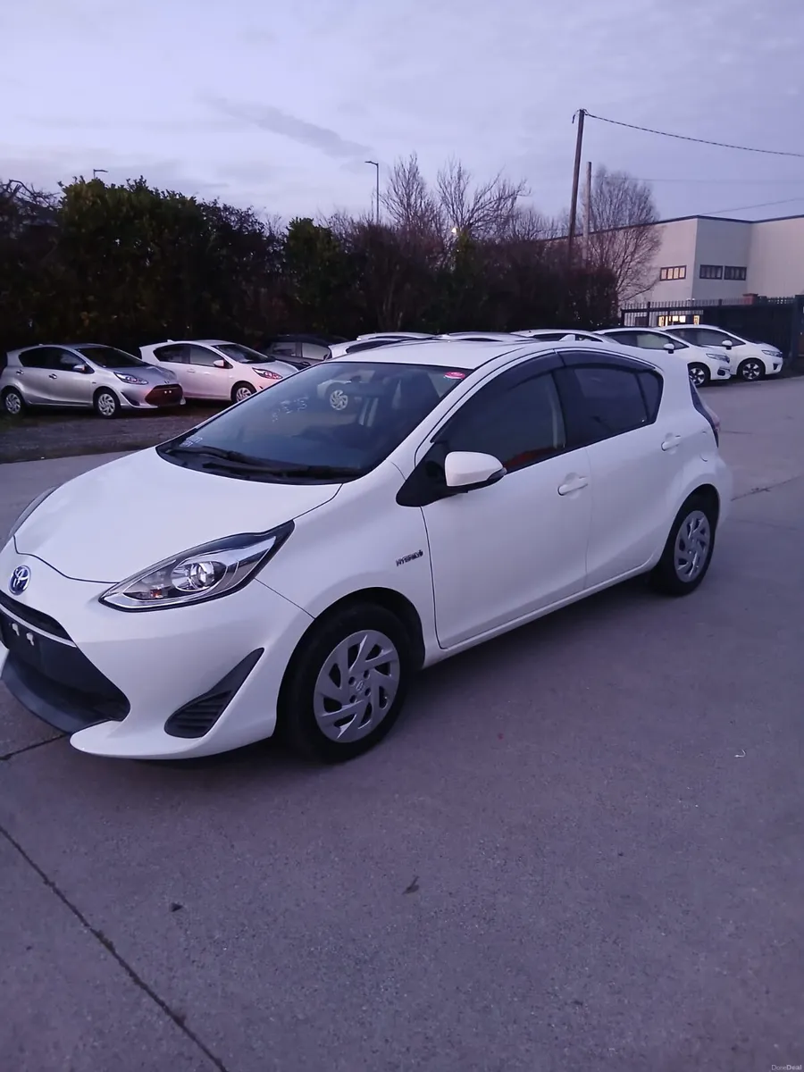 Toyota Aqua 2018 - Image 2