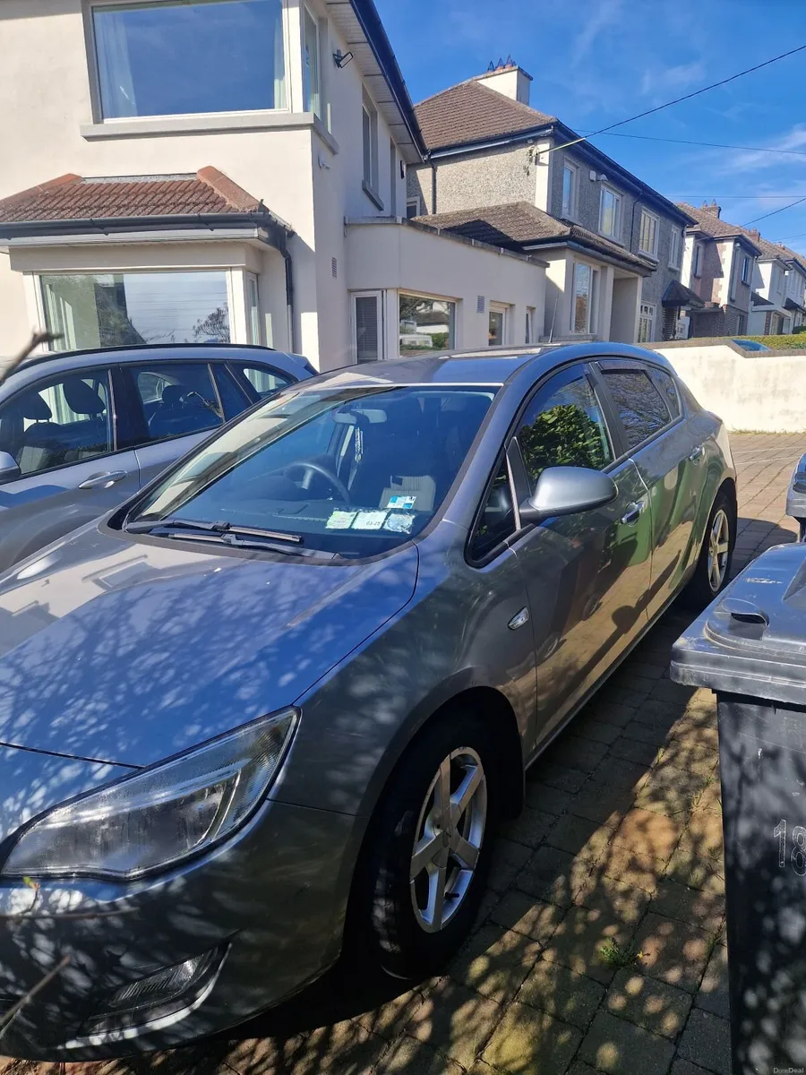 Opel Astra 2011 - Image 3