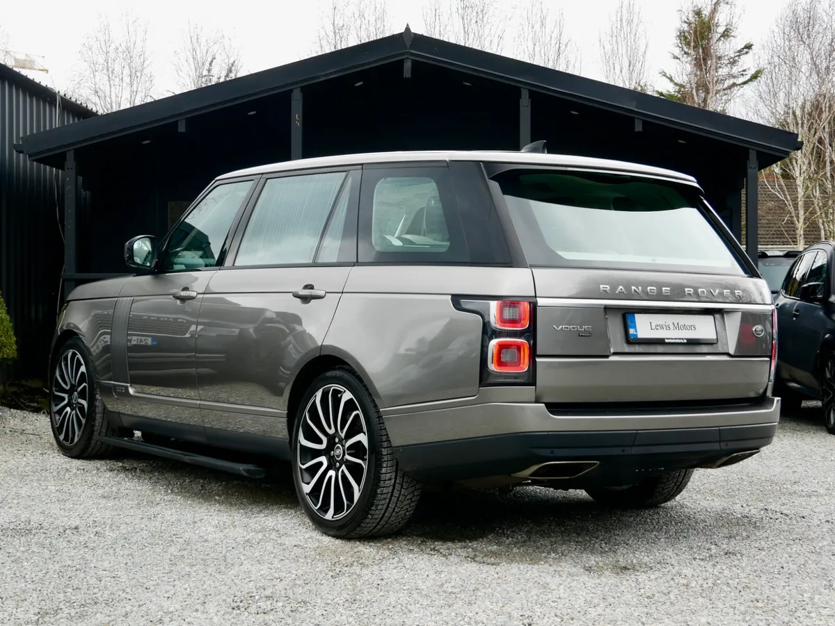 2020 Range Rover Vogue LWB P400e LOW MILES - Image 4