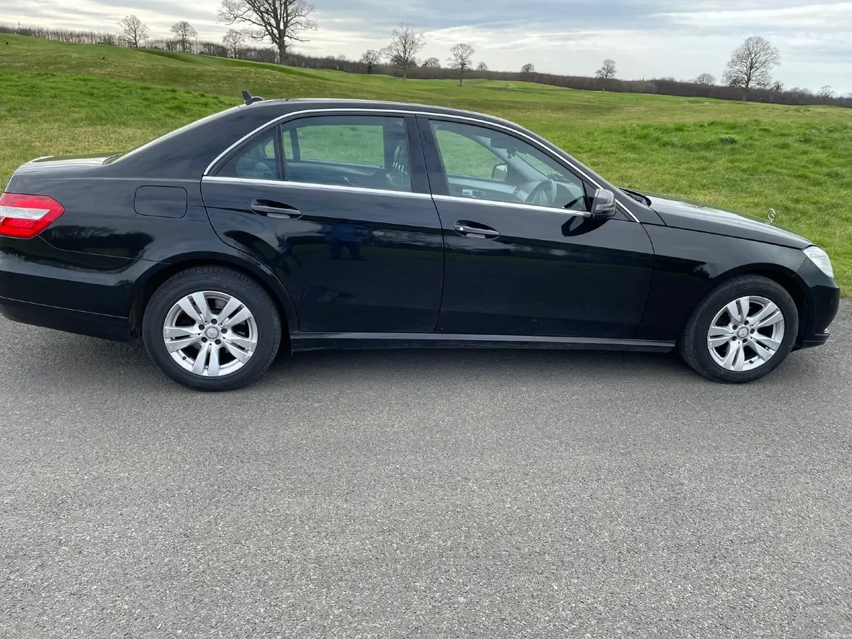 Mercedes-Benz E-Class 2013 - Image 4