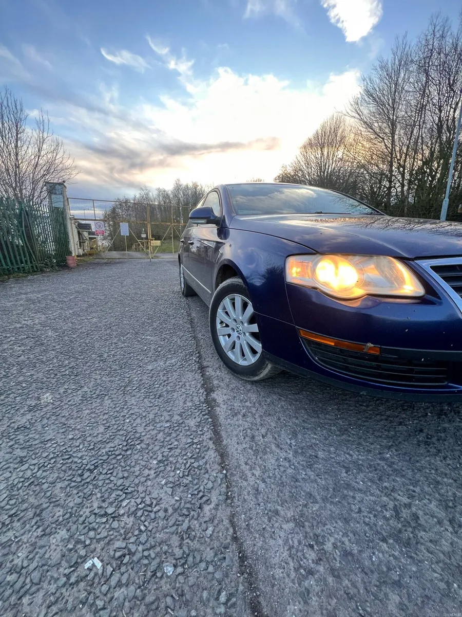 Volkswagen Passat 1.6 - Image 1