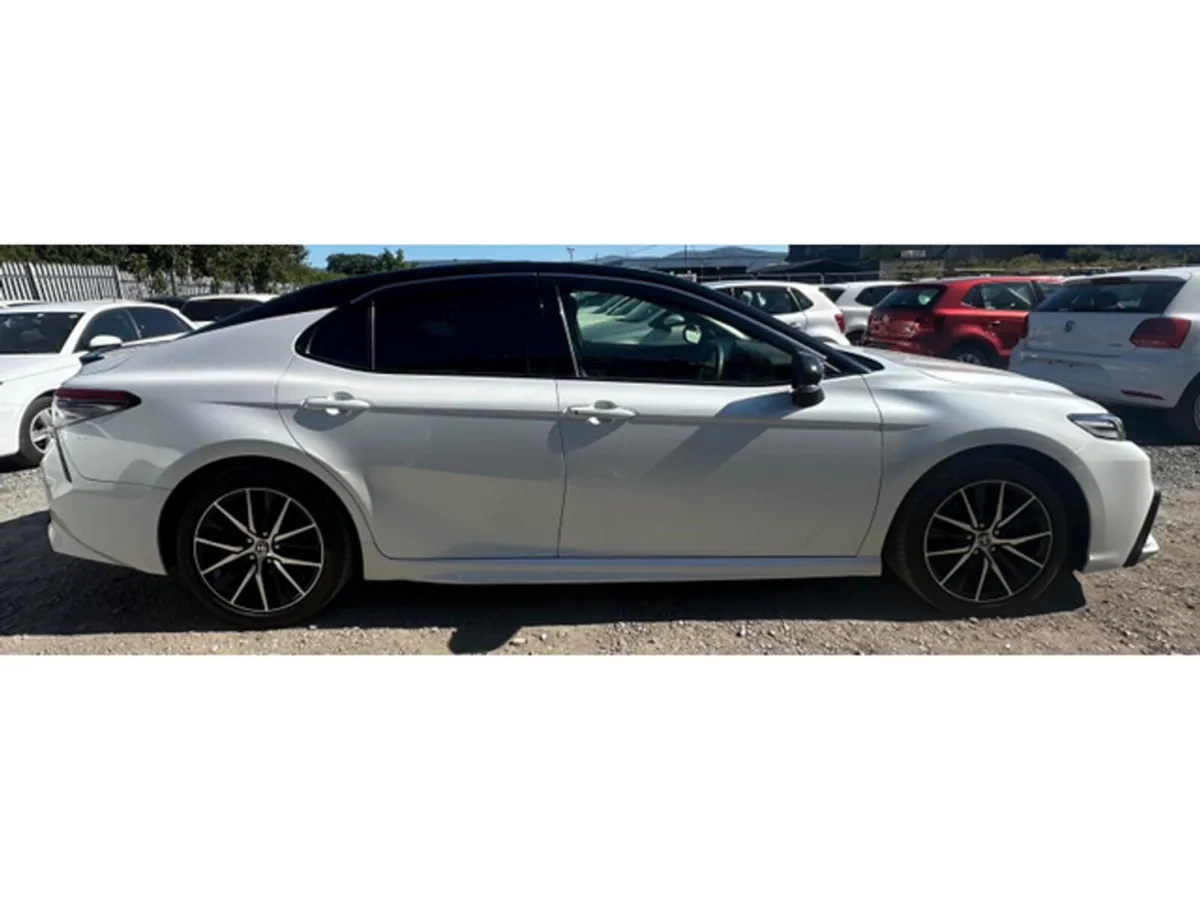 Toyota Camry *New Shape* Leather Package 2.5 Hybri - Image 4