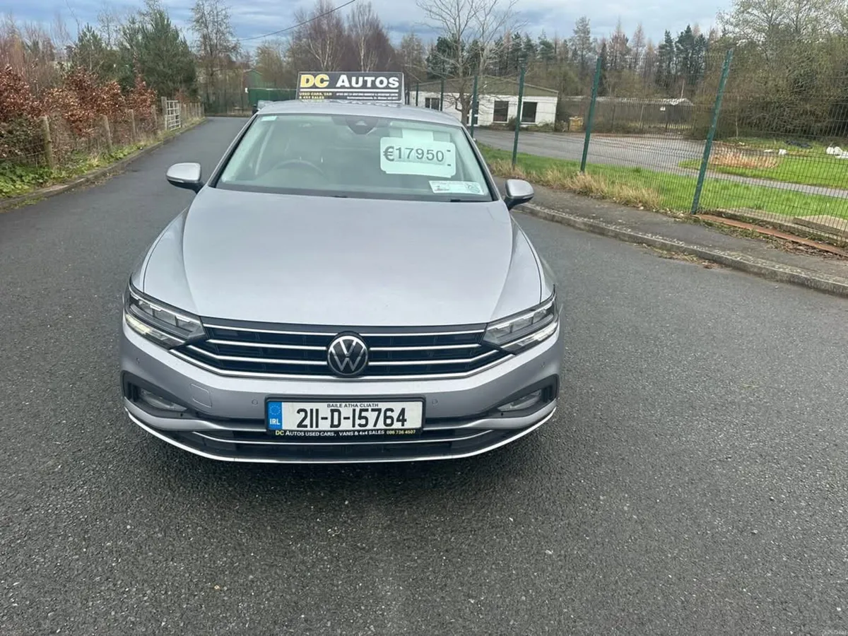 Volkswagen Passat 2021 - Image 2