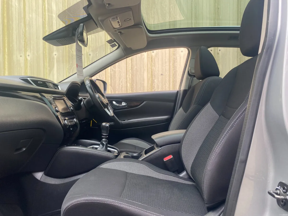 Nissan Qashqai 2019///PAN ROOF//SAT NAV// - Image 4