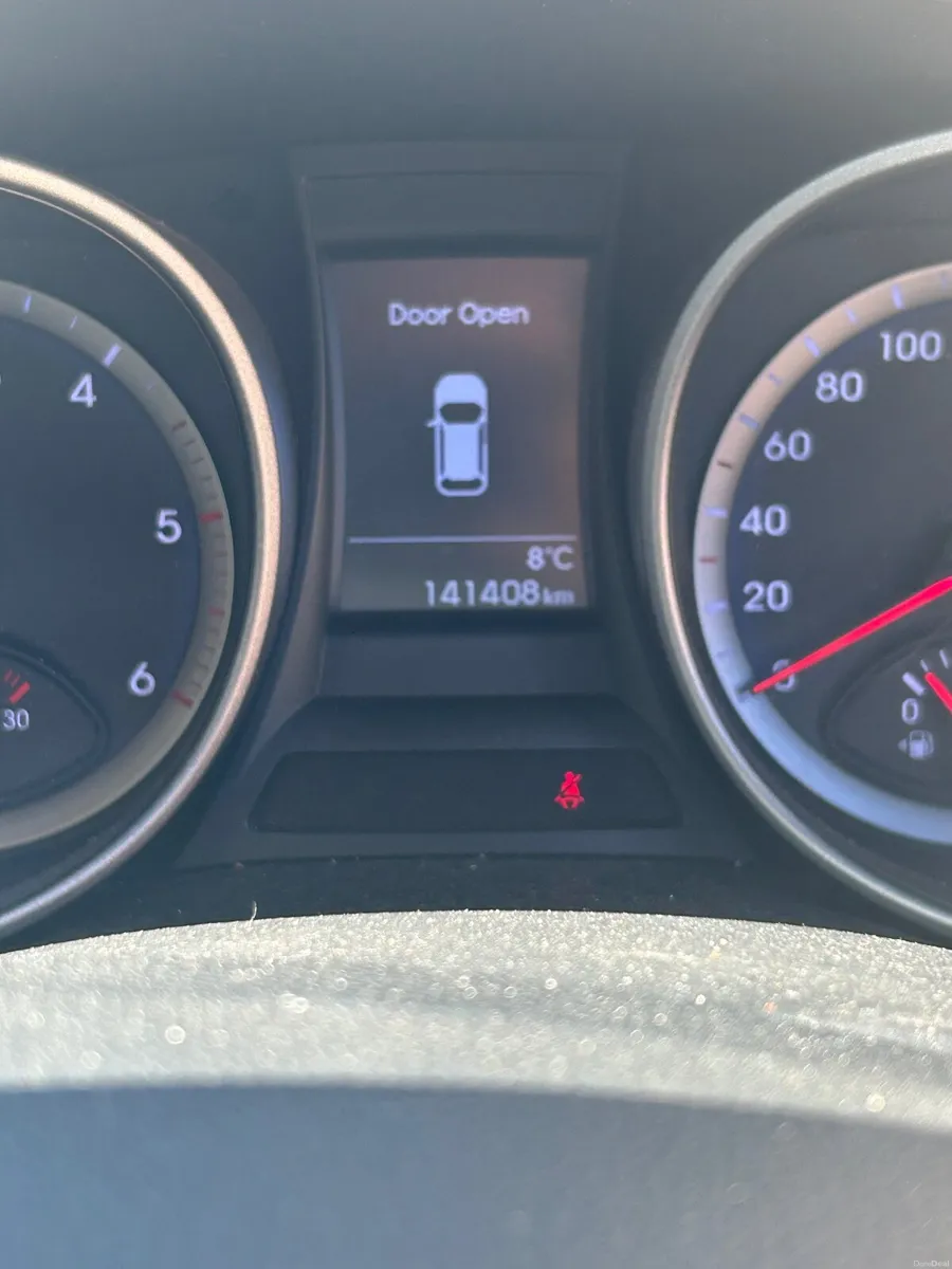 Hyundai Santa Fe 2015 - Image 2