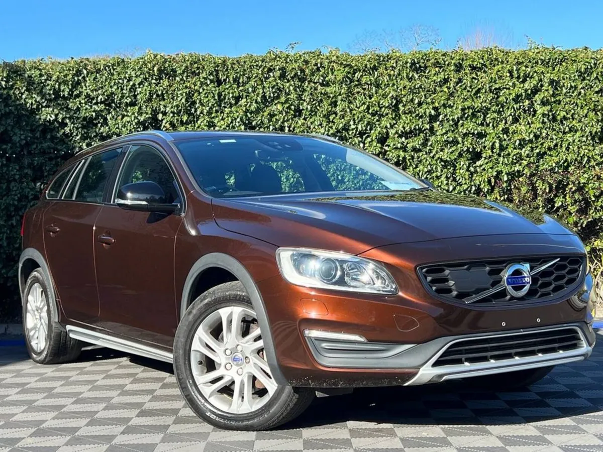 Volvo V60 D4 CROSS COUNTRY 2.0 D // LEATHER POWERE - Image 1