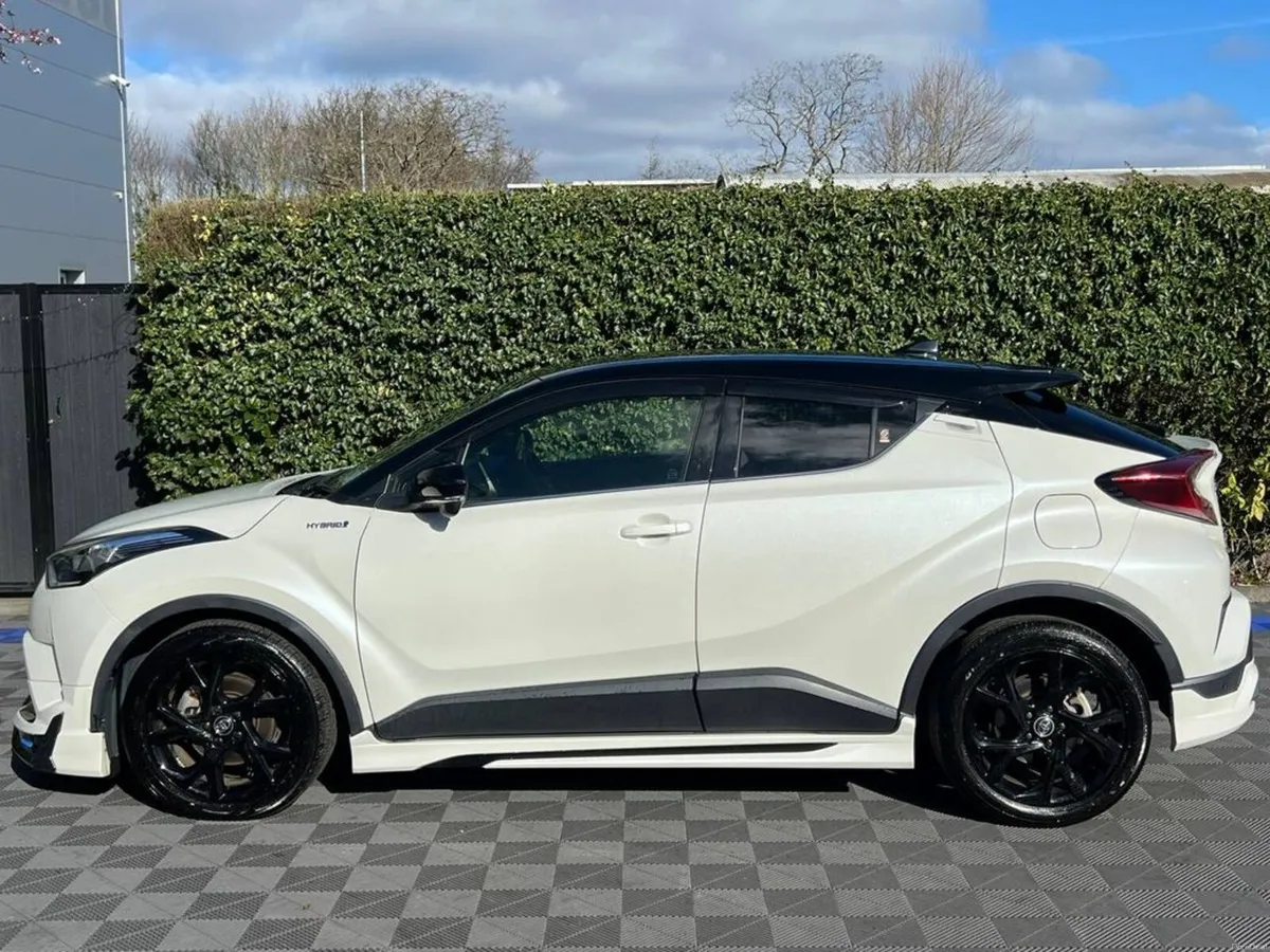 Toyota C-HR MODELLISTA 1.8 HYBRID // HALF LEATHER - Image 3