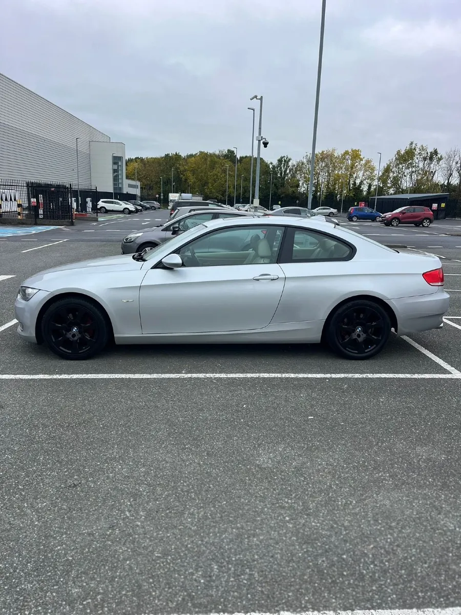 BMW 320i E92 - Image 4