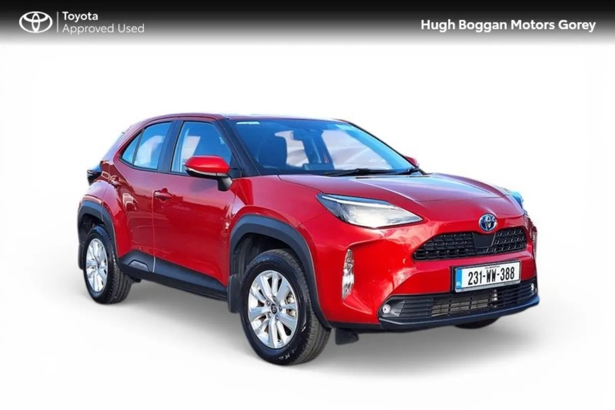 Toyota Yaris Cross CR LUNA 4DR AUTO CROSS - Image 1
