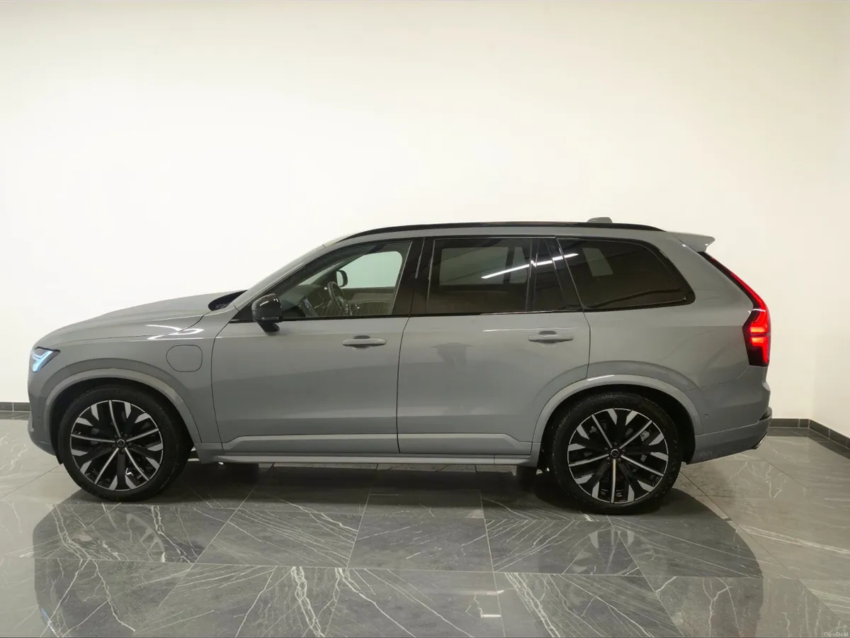 Volvo XC90 T8 PLUS DARK2025 - Image 2