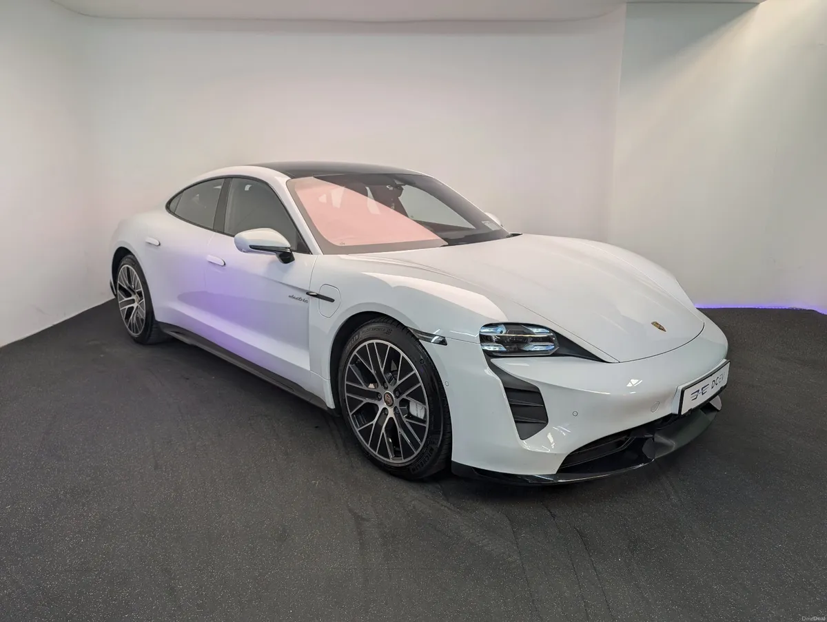 Porsche Taycan Turbo 2020 - Image 1