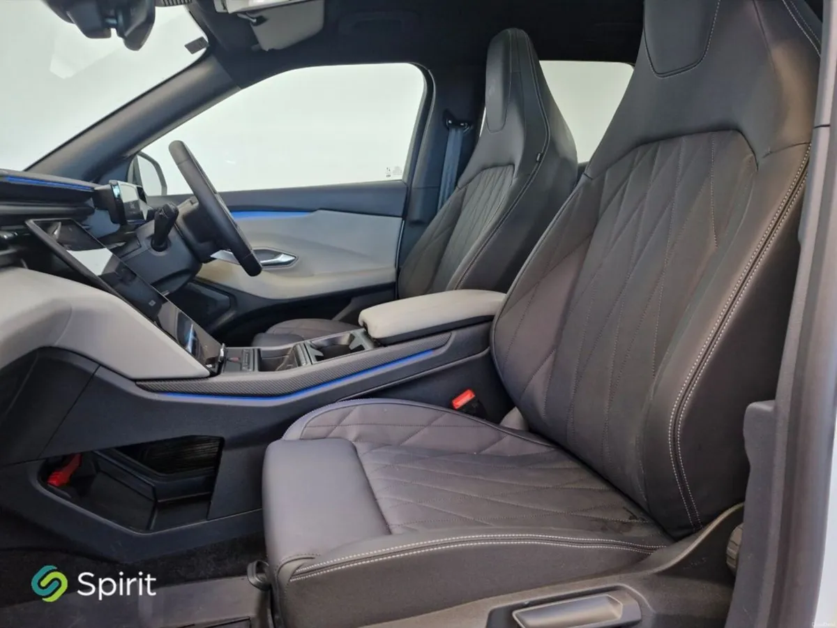 Ford Explorer ****Ford Explorer Long Range Premium - Image 4