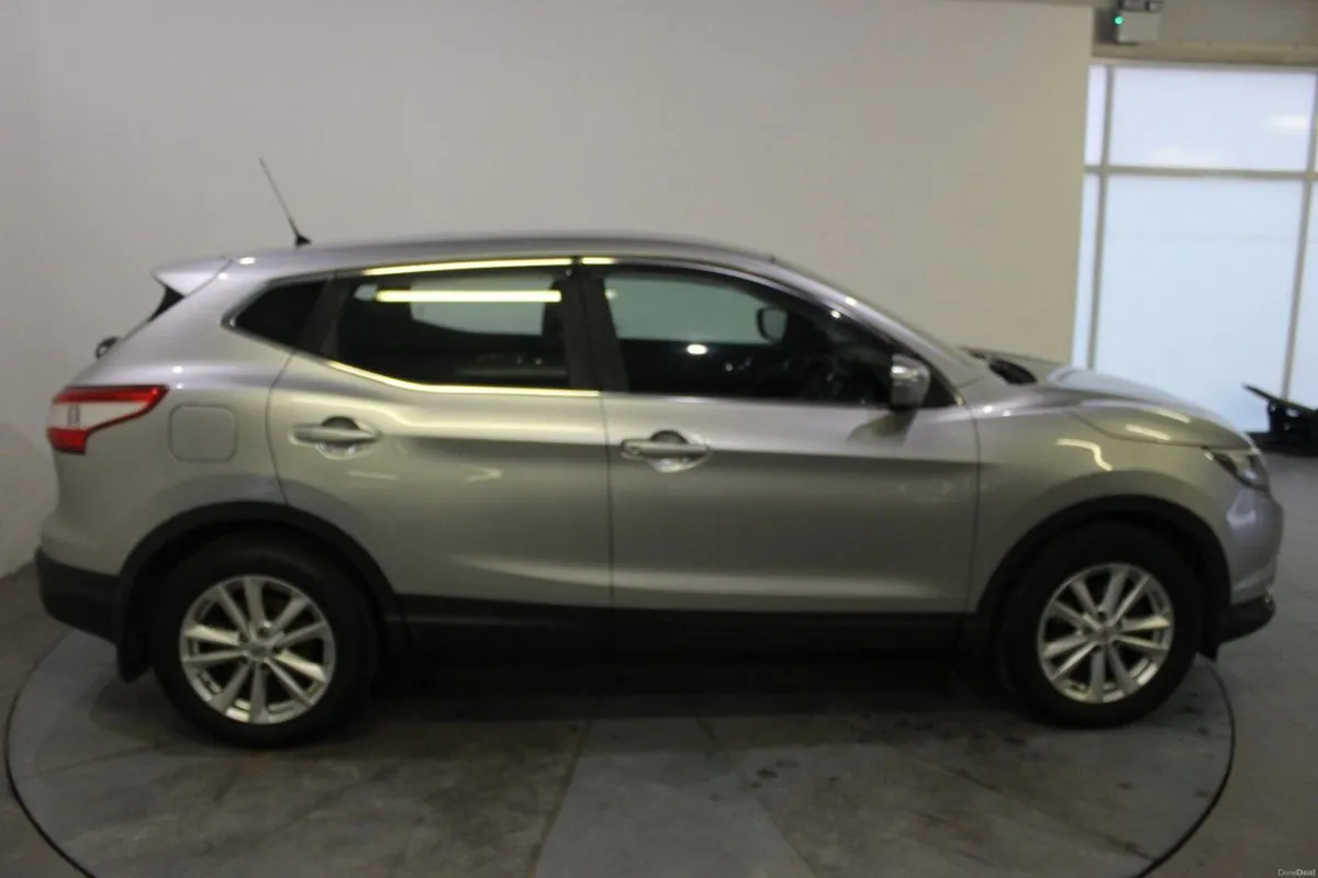 Nissan Qashqai 1.5 DSL SV - TENDER 29 - Image 4