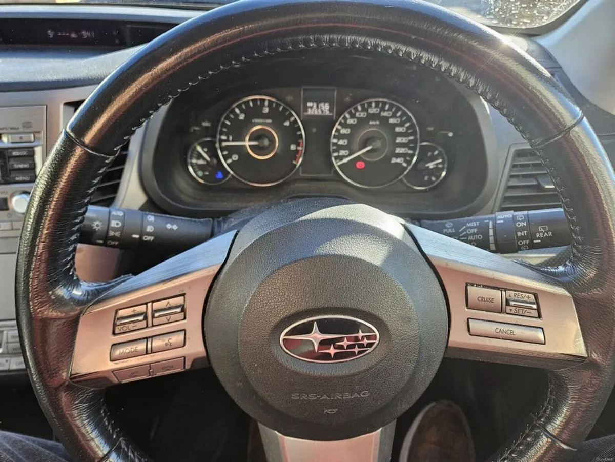 Subaru Legacy 2014 - Image 4