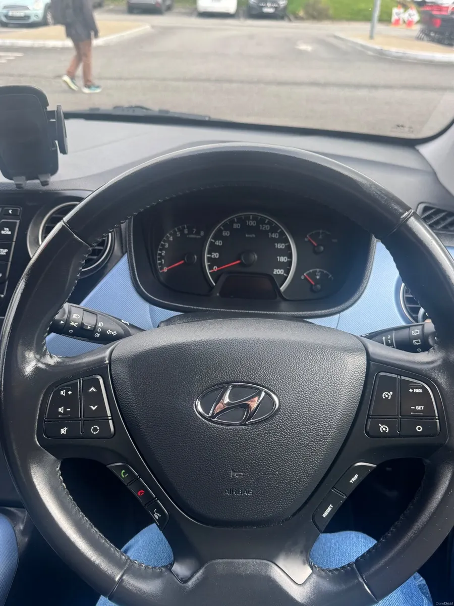 161 Hyundai i10 deluxe- low milage & quick sale - Image 3