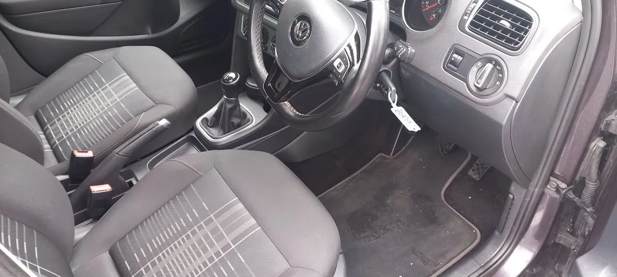 Volkswagen Polo 2015 - Image 4