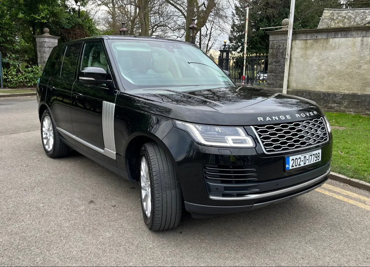 2020 Land Rover Range Rover PHEV P400E Vogue. - Image 1