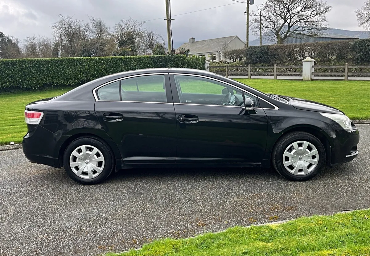Toyota Avensis 1.6 Petrol - Image 2