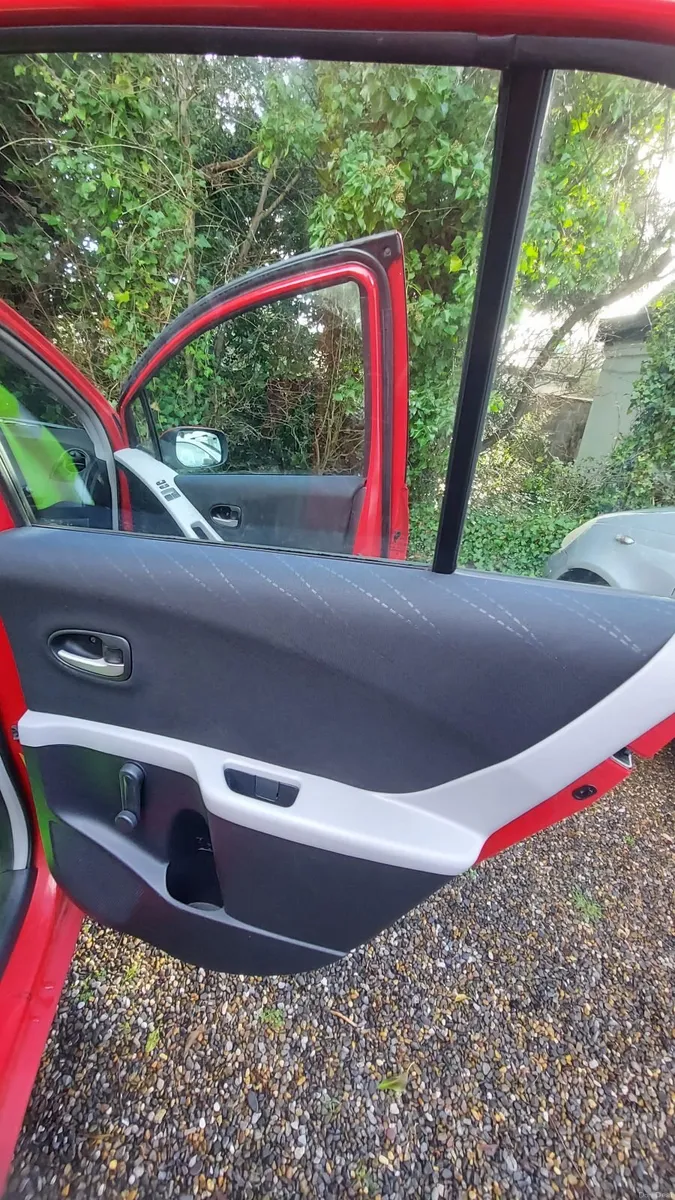 Toyota Yaris 2008 - Image 4