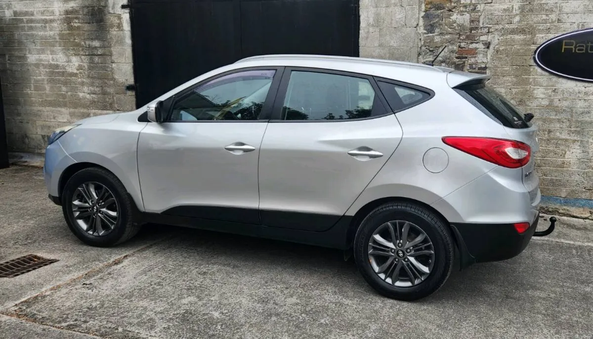 Hyundai ix35 Automatic 4WD Diesel - Image 2