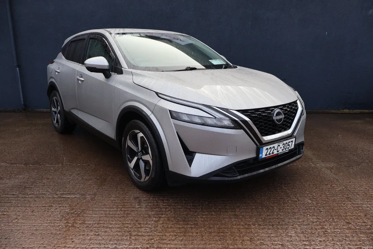 Nissan Qashqai SV Premium Low Km's Huge Spec! - Image 3