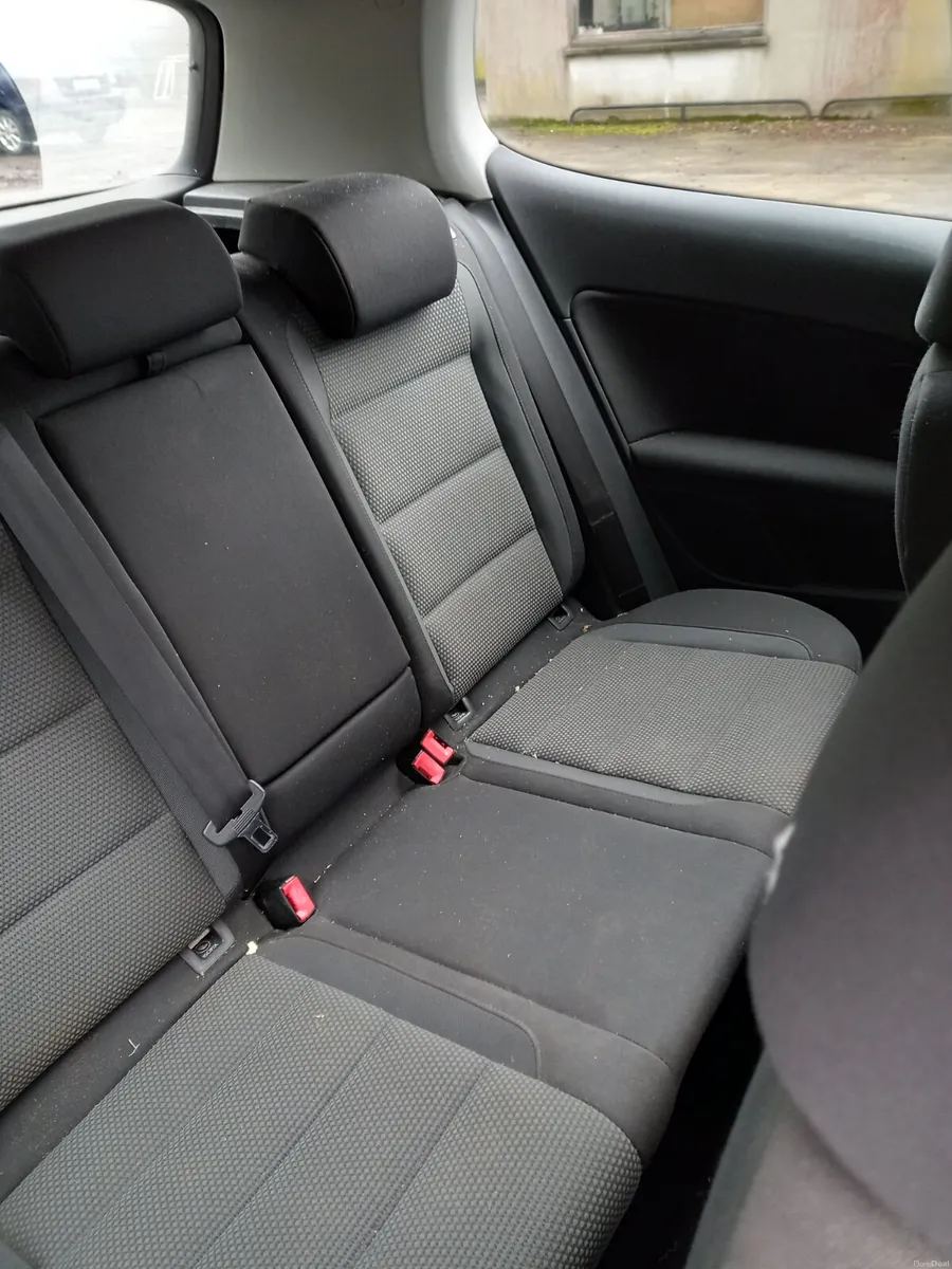 2010 Volkswagen Golf 1.6 Diesel - Image 2