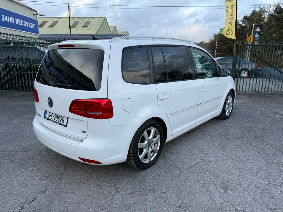 Volkswagen Touran 2011 - Image 6