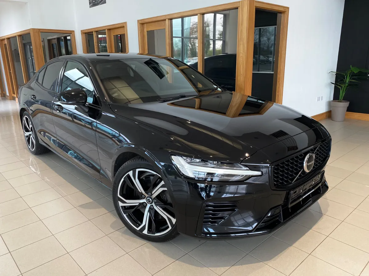 Volvo S60 2023 RECHARGE T8 PLUS AWD - Image 1
